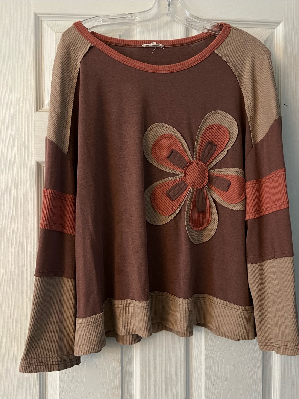 easel Brown Floral Appliqué Scoop Neck Sweater with Tan and Rust Accents